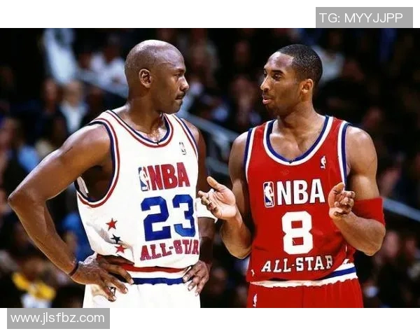 球星足球技巧大揭秘：掌控左右脚的神奇力量与应用