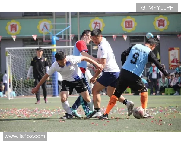 当今足坛巨星风采展示汇聚绿茵赛场最耀眼光芒